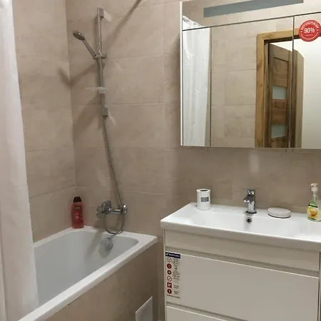 Apartman з паркомісцем