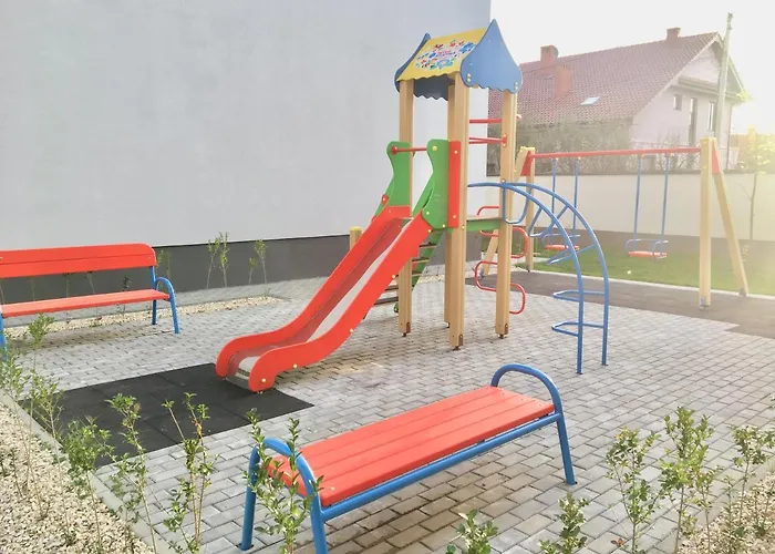 з паркомісцем *